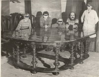 Sp barokowy, orzechowy, po renowacji. St jest wasnoci prof. K. Pendereckiego.