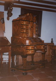 Sekretera (TABERNAKEL) frankoska. Okoo 1760r. Po renowacji