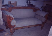 Sofa Biedermeier, brzozowa. Okoo 1830r. Przed renowacj.